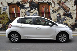 2013-Peugeot-208-Active_DSC0298