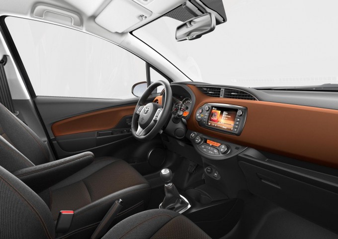 Auto magazin Toyota Yaris Facelift 8