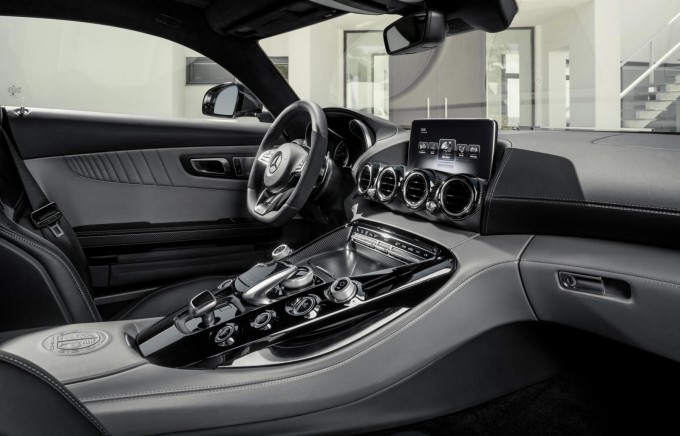 Auto magazin Mercedes AMG GT 6