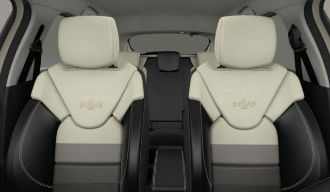 Auto magazin Renault Clio Initiale Paris 5