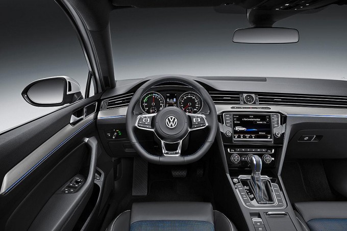 Auto magazin VW Passat Hybrid 5