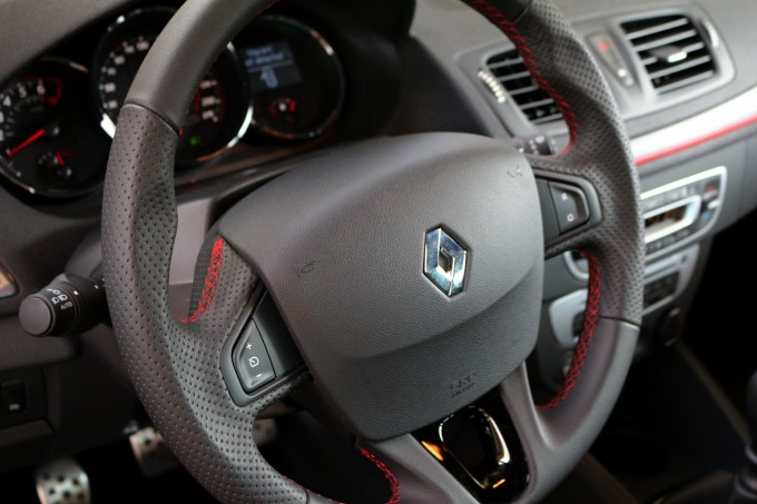 Puno je detalja koji GT Lajn odvajaju od standardnih megana