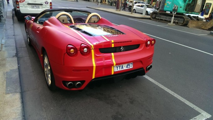 Auto magazin Ferrari McDonalds 2