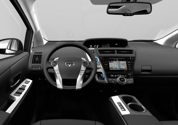Auto magazin Toyota Prius+ 1