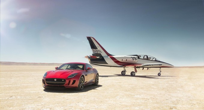 Auto magazin Jaguar F type AWD 2