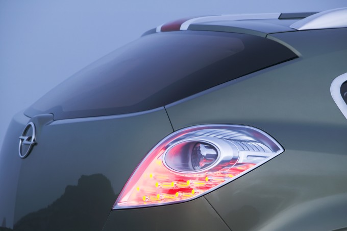 Opel-Antara-GTC-204915