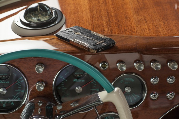 Auto magazin Lamborghini mobilni telefon 33