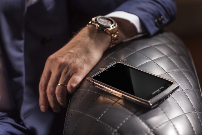 Auto magazin Lamborghini mobilni telefon 34