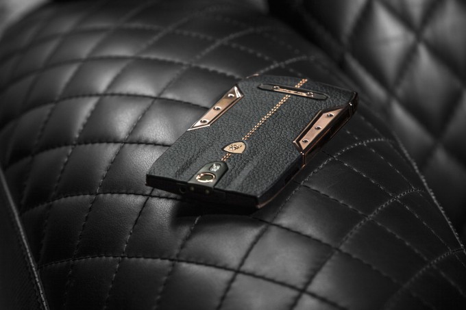 Auto magazin Lamborghini mobilni telefon 37