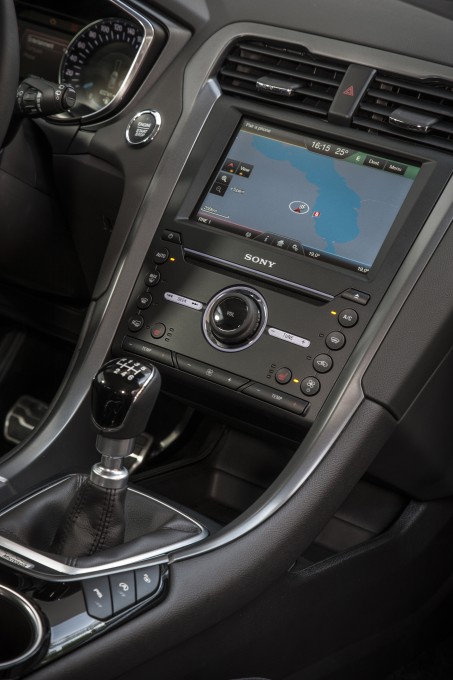 FordMondeo-5Door_32s