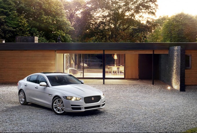 auto magazin jaguar xe 3