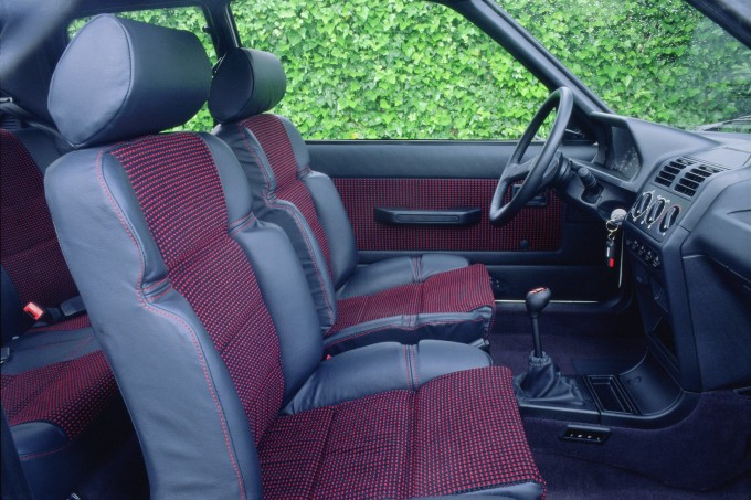 auto magazin peugeot pežo 104 205 304