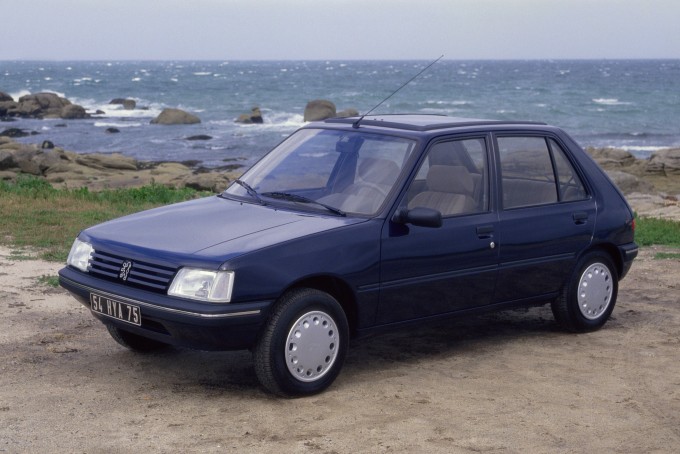 auto magazin peugeot pežo 104 205 304