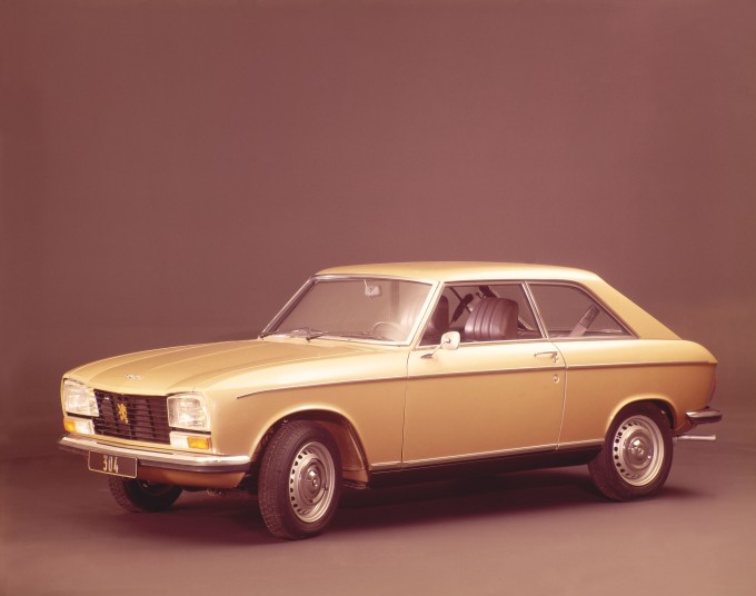 304coupe_1975_01