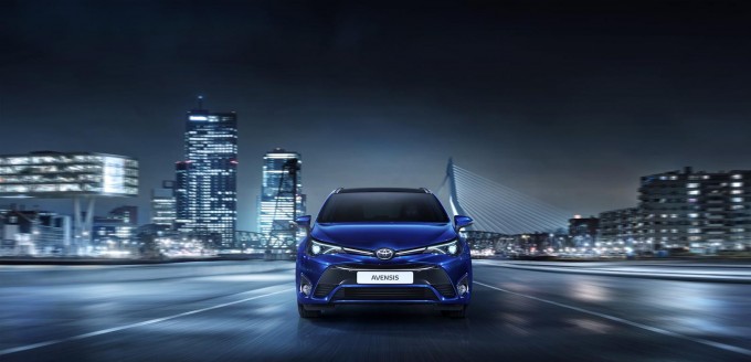 auto magazin toyota avensis facelift
