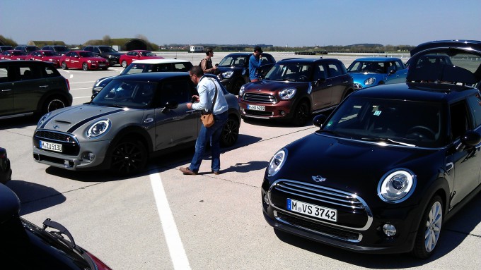 auto magazin www.magazinauto.com mini driving experience munich 2