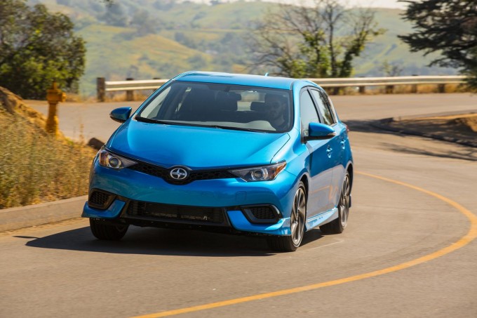 auto magazin scion im toyota auris usa 3