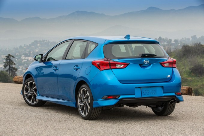auto magazin scion im toyota auris usa 8