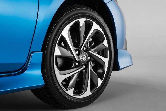 auto magazin scion im toyota auris usa