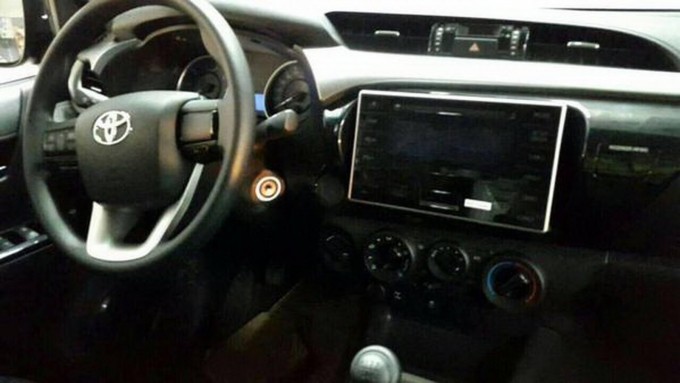 auto magazin toyota hilux teaser