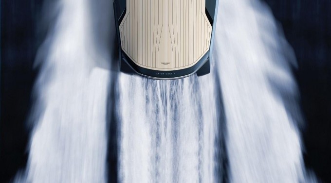 auto magazin Aston Martin AM37 yacht