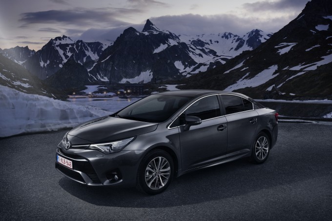 auto magazin toyota avensis 2016