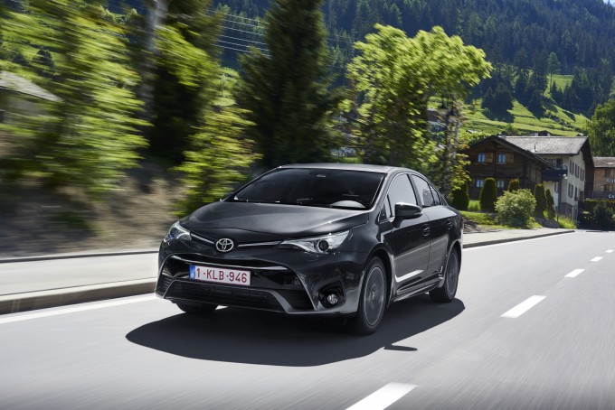 auto magazin toyota avensis 2016