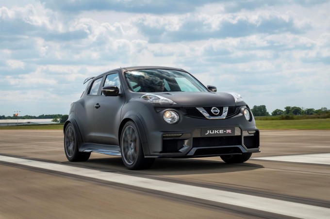 auto magazin Nissan Juke-R 2.0