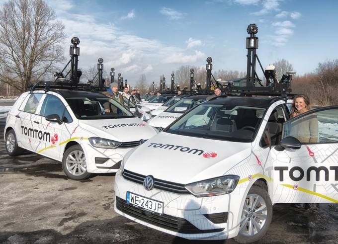 auto magazin bosch tomtom automatizovana voznja