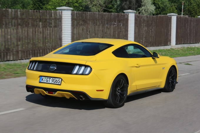 Auto magazin ford mustang promocija