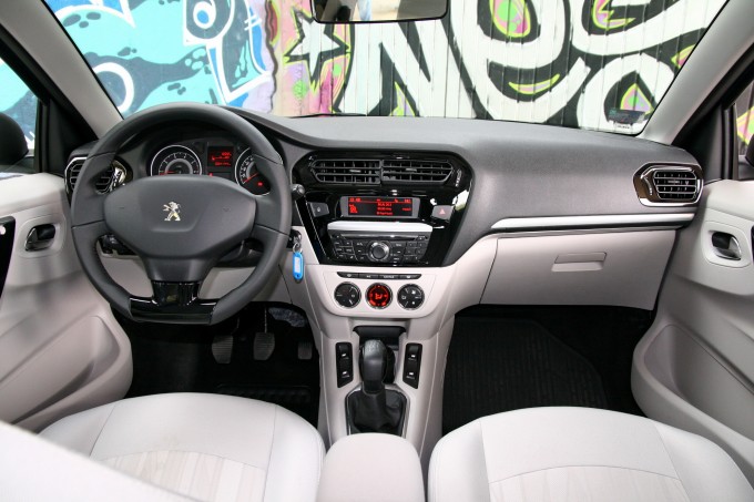 Auto magazin peugeot 301 1.6 vti test
