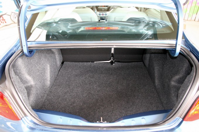 Auto magazin peugeot 301 1.6 vti test