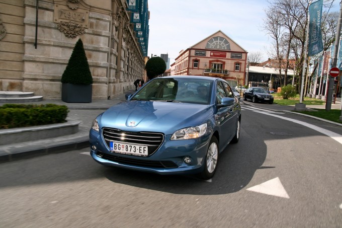 Auto magazin peugeot 301 1.6 vti test