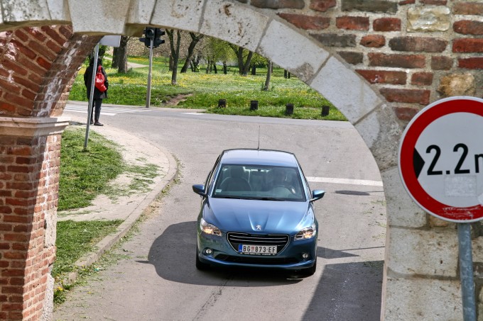 Auto magazin peugeot 301 1.6 vti test