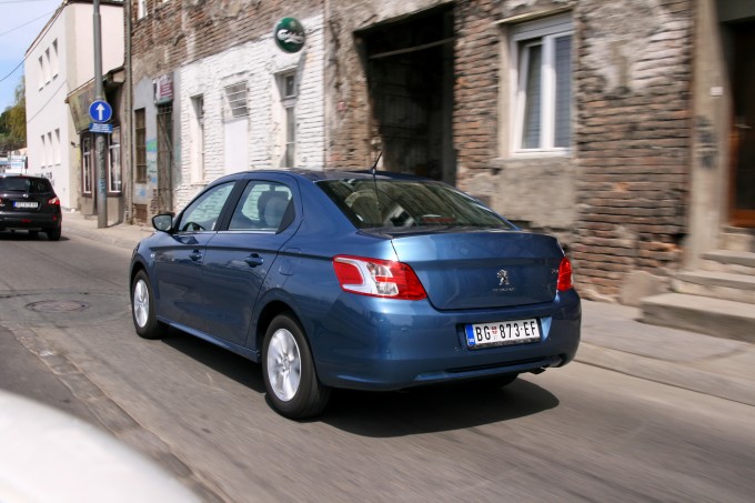 Auto magazin peugeot 301 1.6 vti test