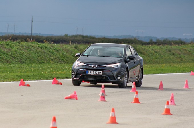 Auto magazin srbija toyota auris i avensis 2015 promocija u srbiji