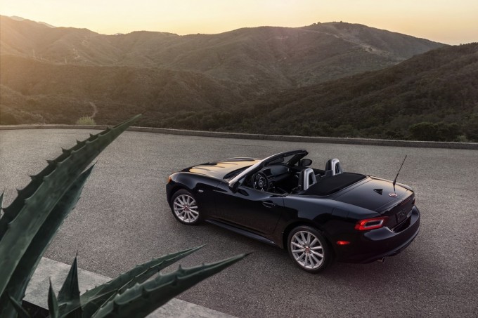 auto magazin srbija Fiat 124 Spider USA