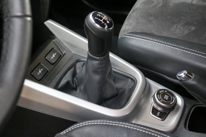 Auto magazin suzuki vitara 4x4 so color 2015 test