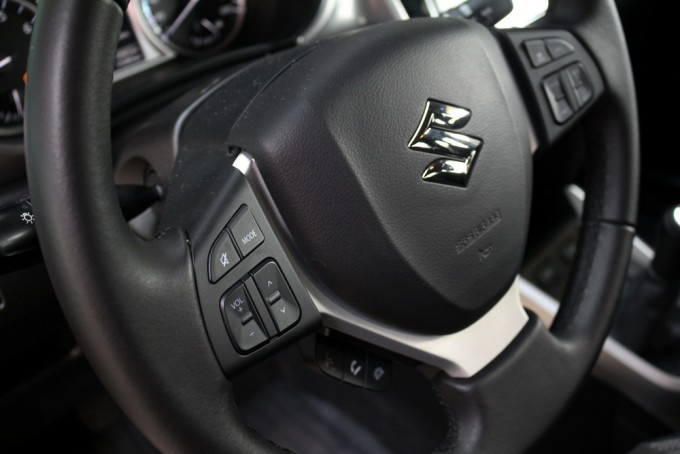 Auto magazin suzuki vitara 4x4 so color 2015 test