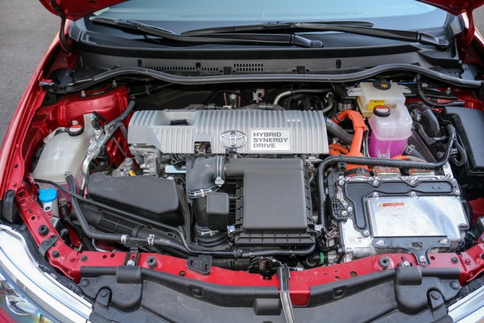 Auto magazin srbija toyota auris hsd hybrid 2015 test