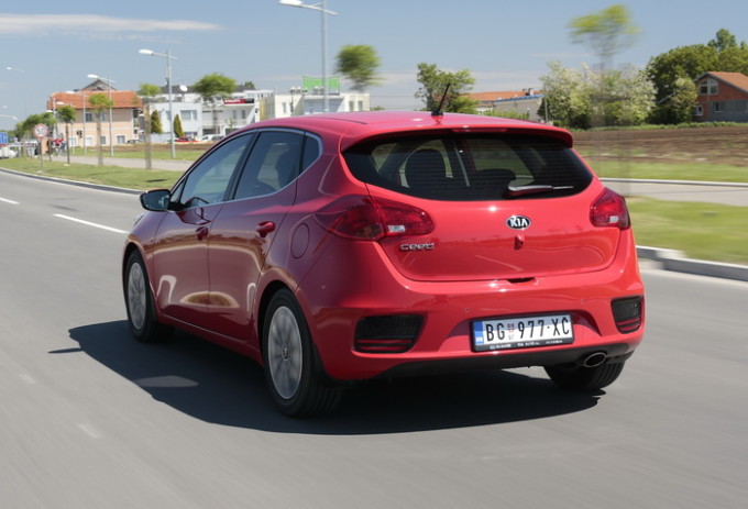 Auto magazin Kia Super test ceed