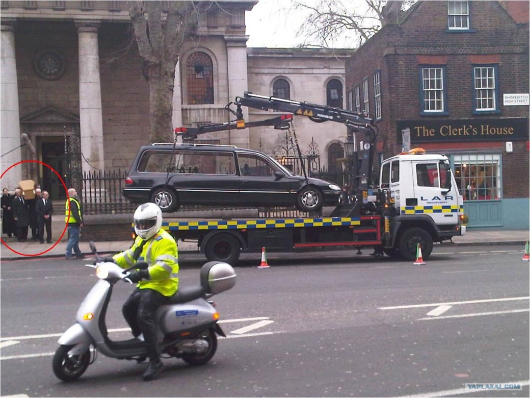 auto magazin srbija london pauk nosi pogrebno vozilo