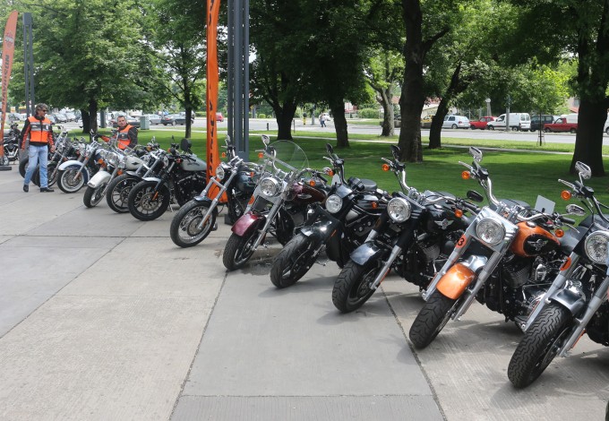 Auto magazin Harley davidson (1)