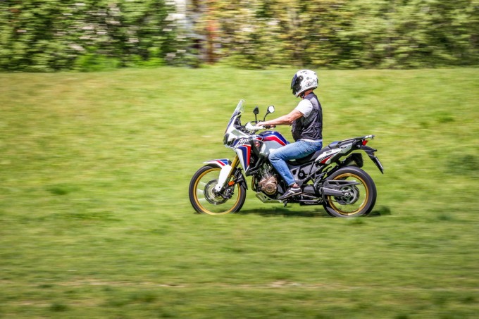 Auto magazin srbija honda africa twin moto test review 2016