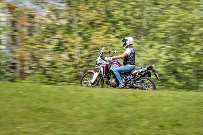 Auto magazin srbija honda africa twin moto test review 2016