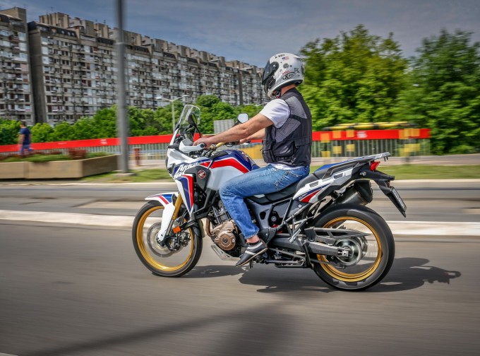 Auto magazin srbija honda africa twin moto test review 2016