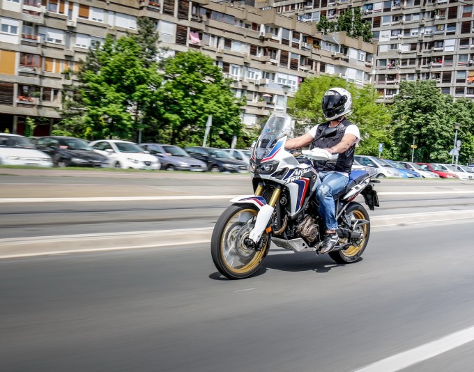 Auto magazin srbija honda africa twin moto test review 2016