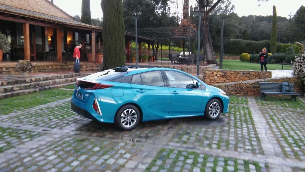 auto magazin srbija Toyotu Prius Plug-in Hybrid