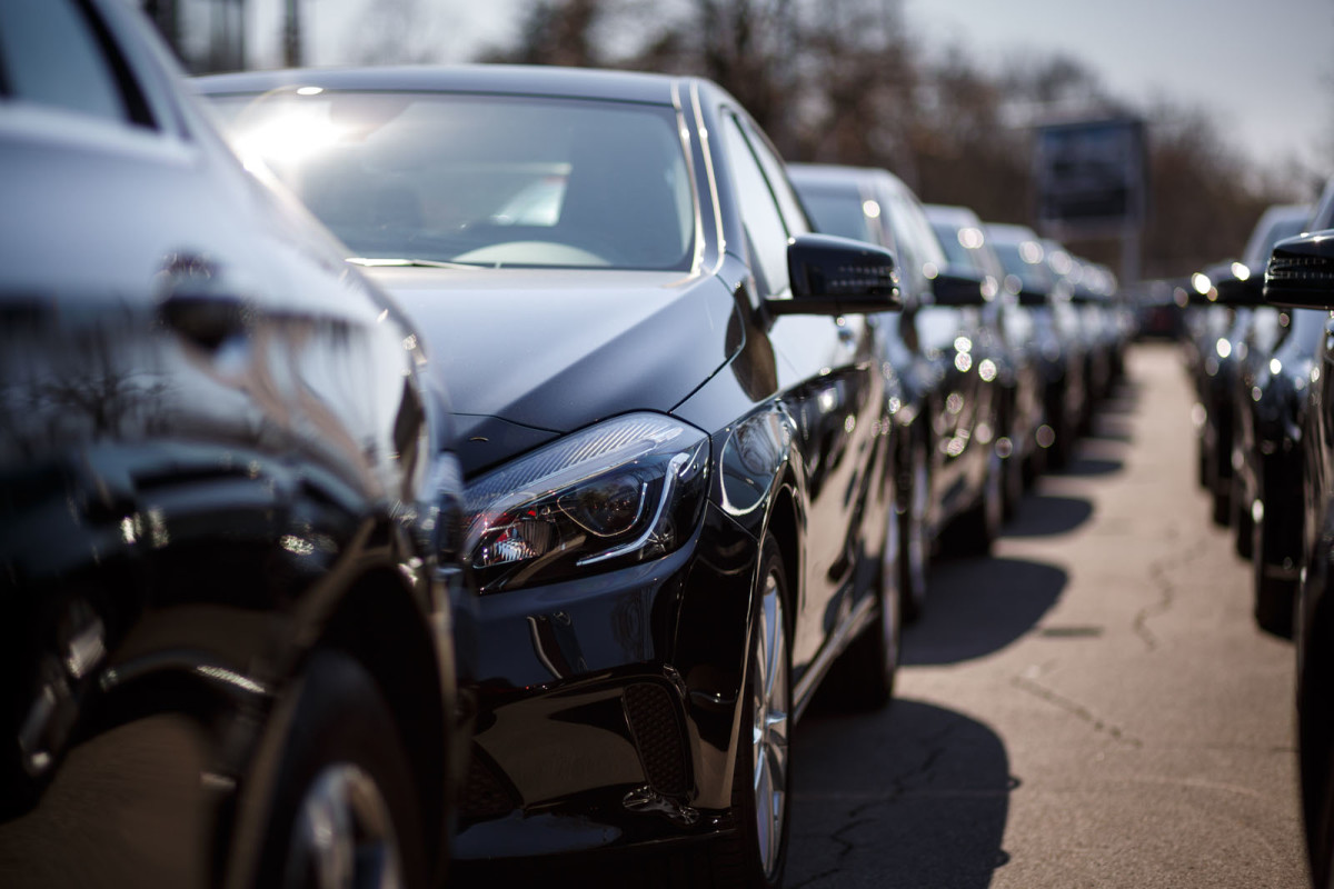 auto magazin srbija avis nabavio 60 mercedesa