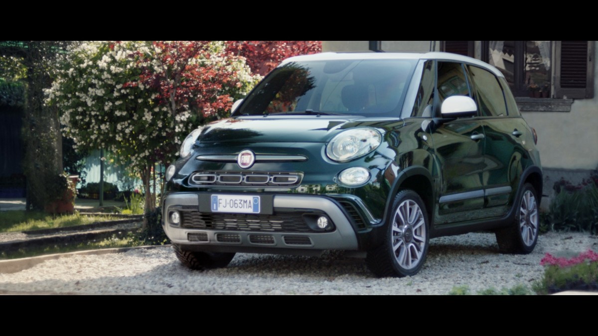 New 500L adv campaign %22The Stork%22 - 4